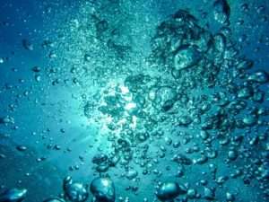 Wie Sie auf eine natürliche und gesunde Art Ihr wertvolles Trinkwasser geniessen können maitron® steht für hohe Wasserqualität