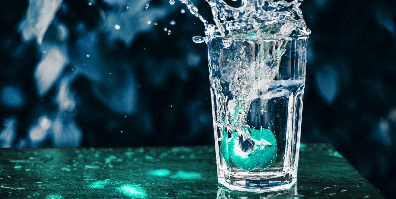 Glas kalkfreies Trinkwasser
