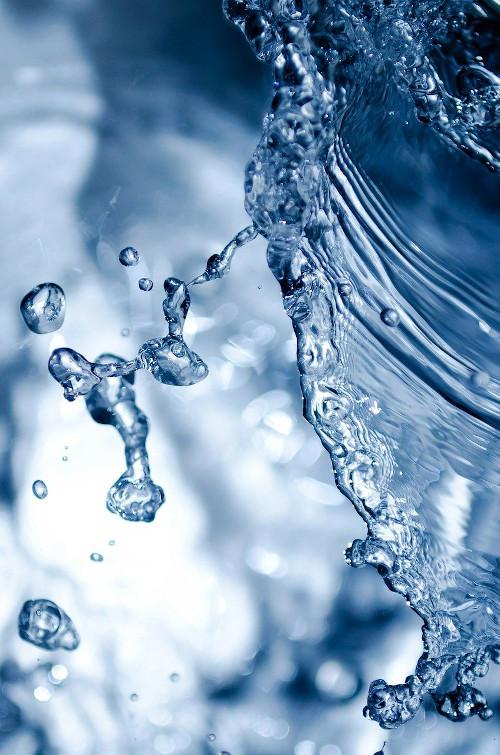 Symbolbild Wasser: Ionentauscher Preis vs. Nutzen